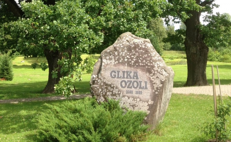 Ernsta Glika ozola stādīšana Zemītē