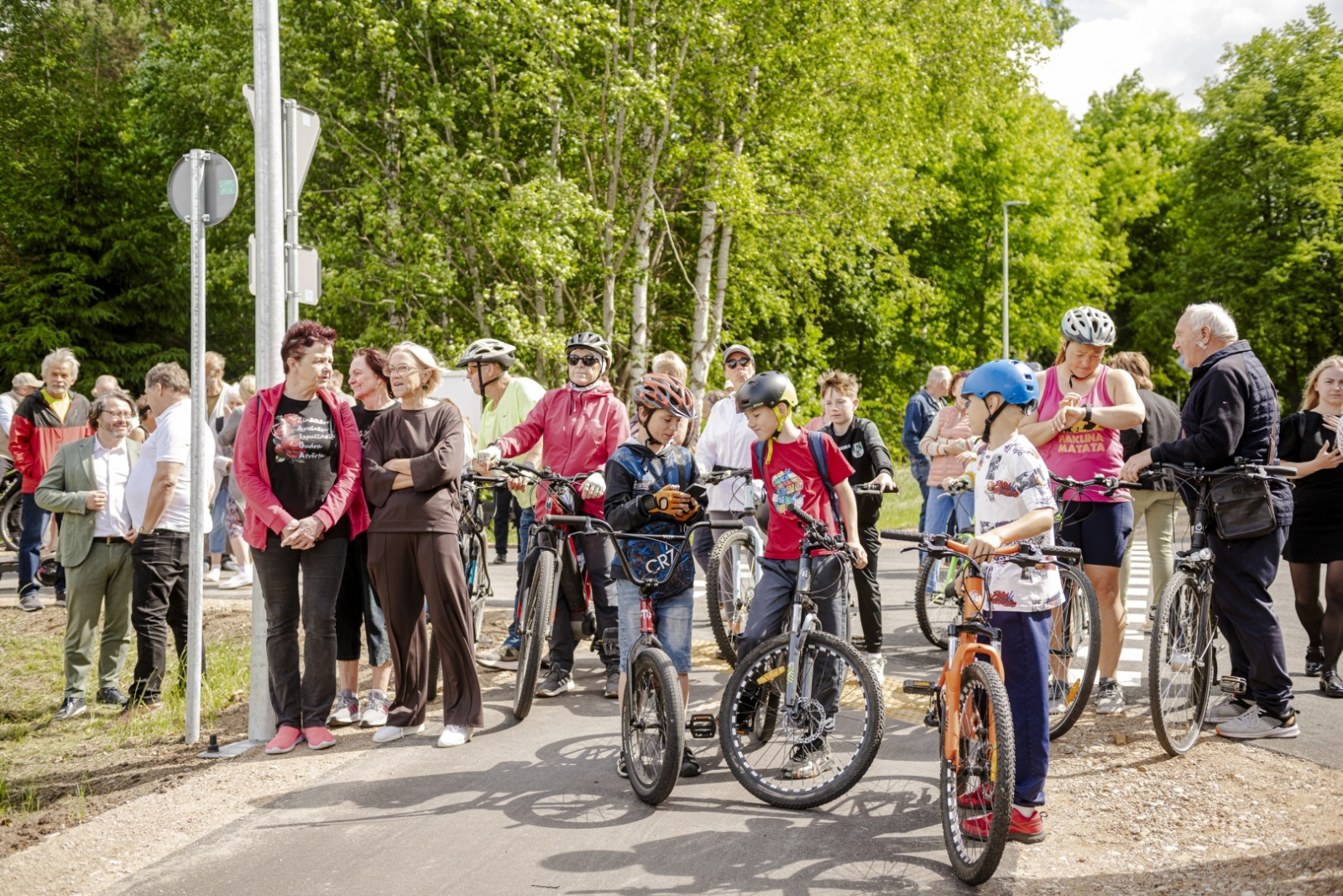 Atklāts gājēju un velosipēdistu celiņš starp Tukumu un Milzkalni