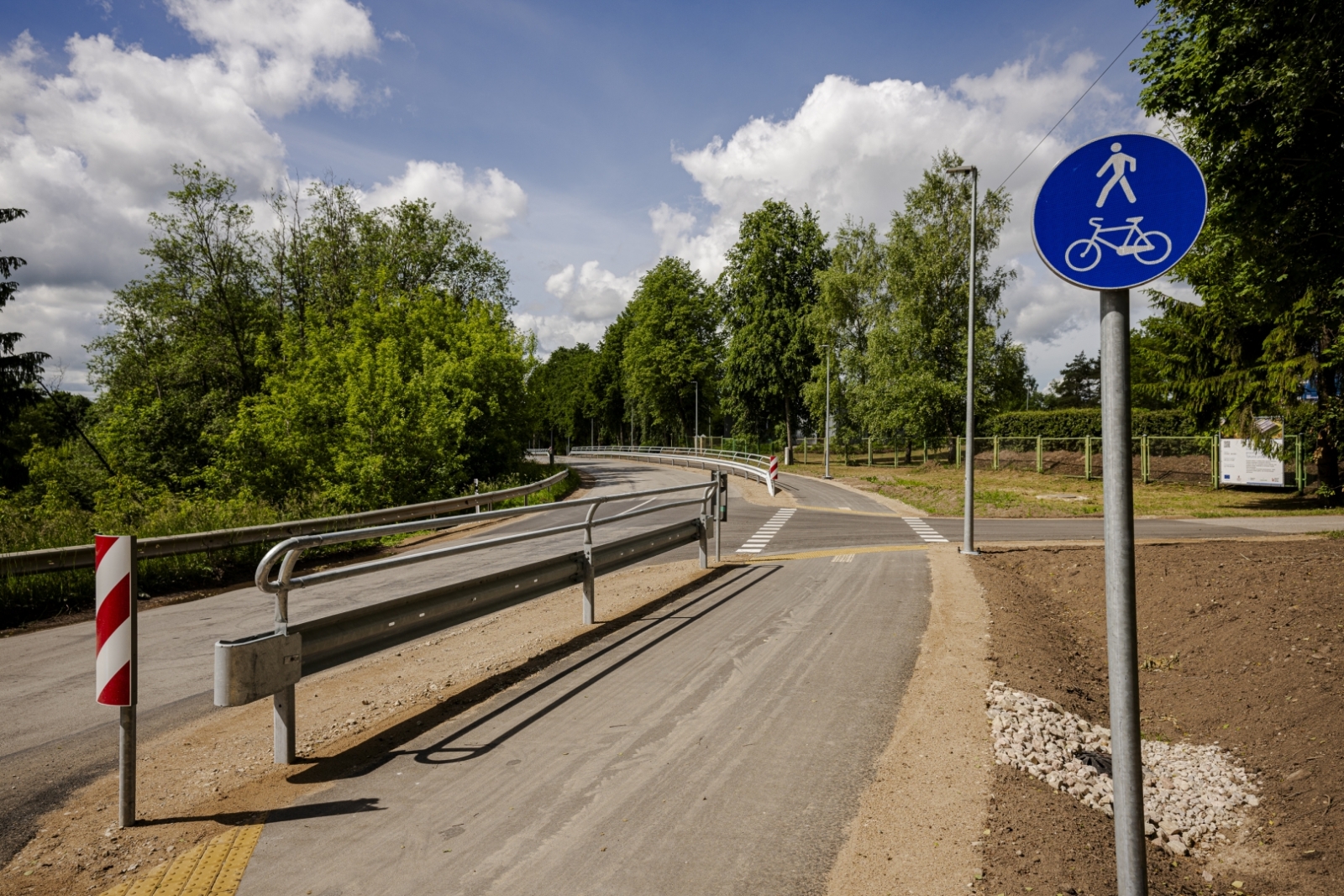 Atklāts gājēju un velosipēdistu celiņš starp Tukumu un Milzkalni
