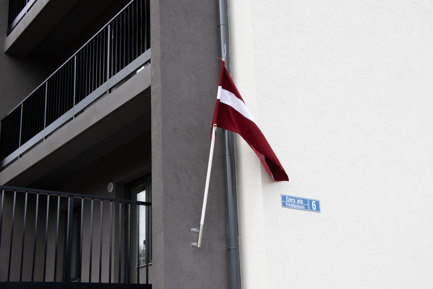 Zemas īres maksas dzīvojamā māja Ezera ielā 6, Sēmē