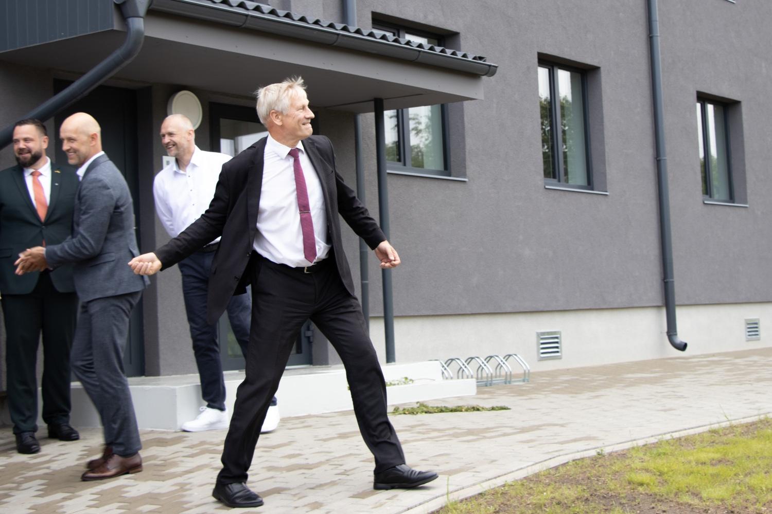 Zemas īres maksas dzīvojamā māja Ezera ielā 6, Sēmē