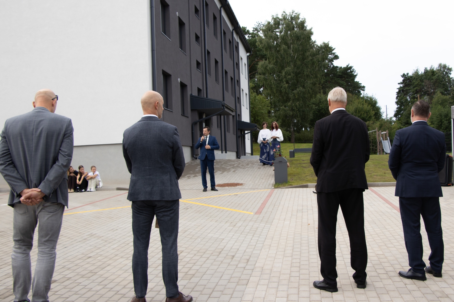 Zemas īres maksas dzīvojamā māja Ezera ielā 6, Sēmē