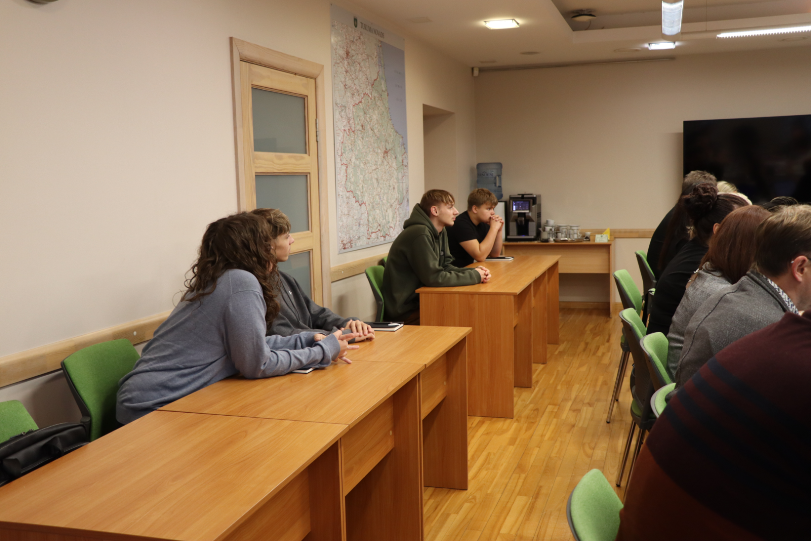 Tukuma Raiņa Valsts ģimnāzijas jaunieši ēno pašvaldības deputātus