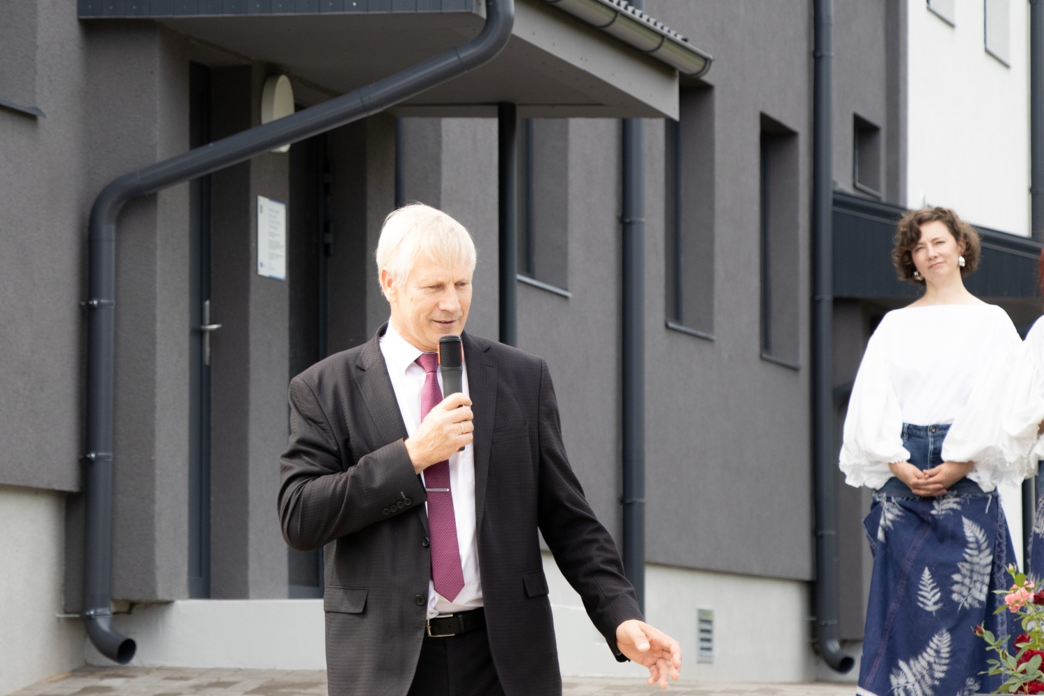 Zemas īres maksas dzīvojamā māja Ezera ielā 6, Sēmē