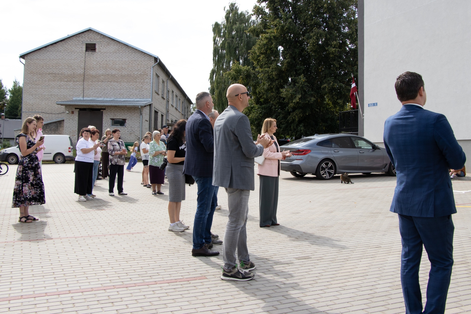 Zemas īres maksas dzīvojamā māja Ezera ielā 6, Sēmē