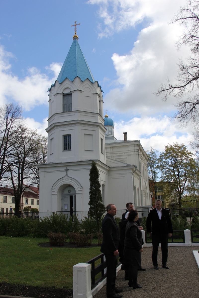 Tukuma novada Domes vadības ziedu nolikšana Otrā pasaules