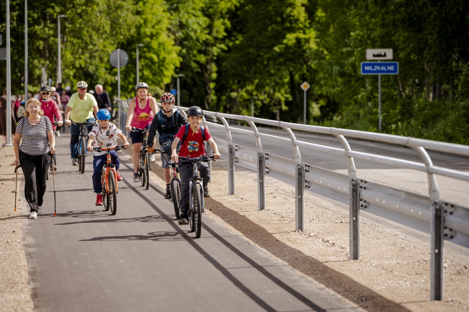 Atklāts gājēju un velosipēdistu celiņš starp Tukumu un Milzkalni