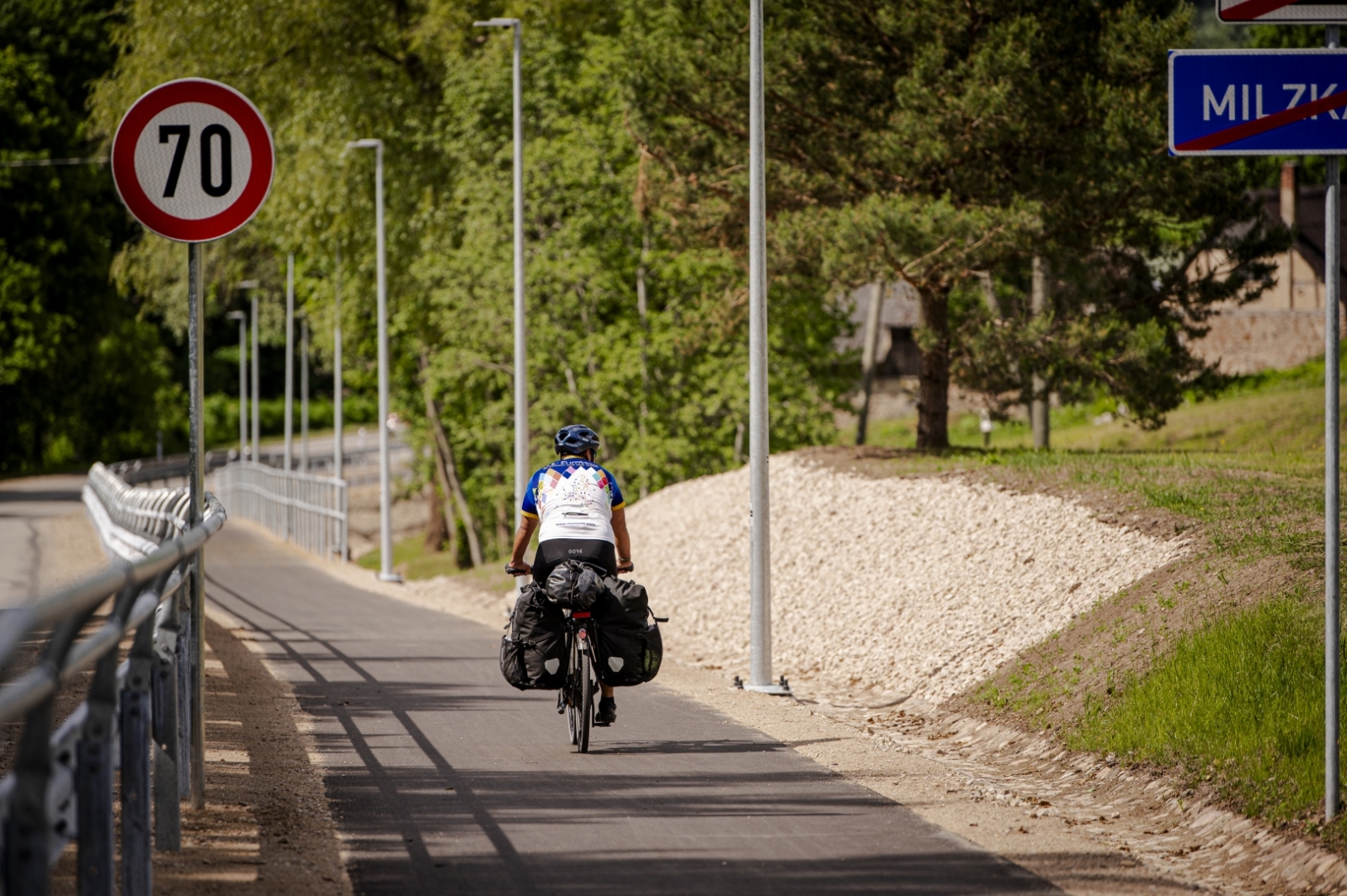 Atklāts gājēju un velosipēdistu celiņš starp Tukumu un Milzkalni
