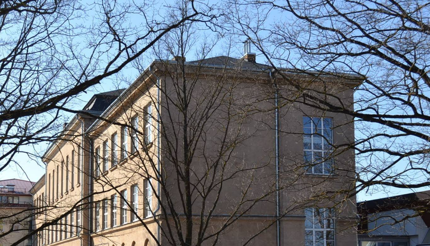 Tukuma Raiņa ģimnāzija atbilst valsts ģimnāzijas statusam