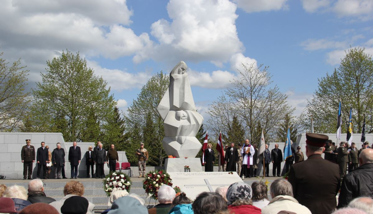Kritušos karavīrus pieminot