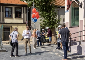 Tukuma pilsētas Brīvības laukuma pamatos iemūrēts vēstījums nākotnei; pārbūve turpinās