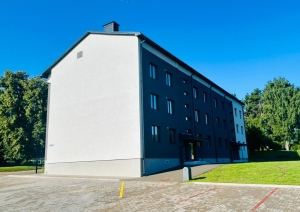 Daudzdzīvokļu īres māja Ezera ielā 6, Sēmē