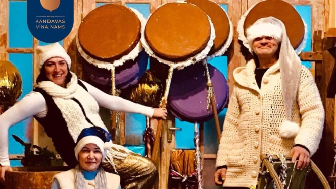 Muzikāli izklaidējošs vakars Kandavas vīna namā
