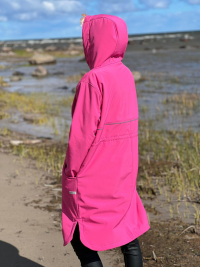 Dāma rozā pavasara/rudens mētelī