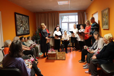 Visi kopistiski dzied Ziemassvētku dziesmu