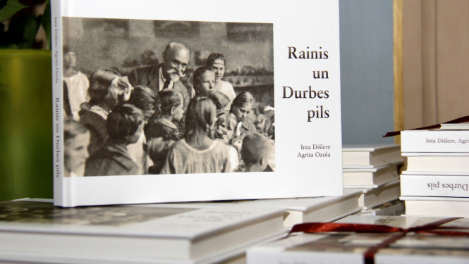 Atklāts katalogs „Rainis un Durbes pils”