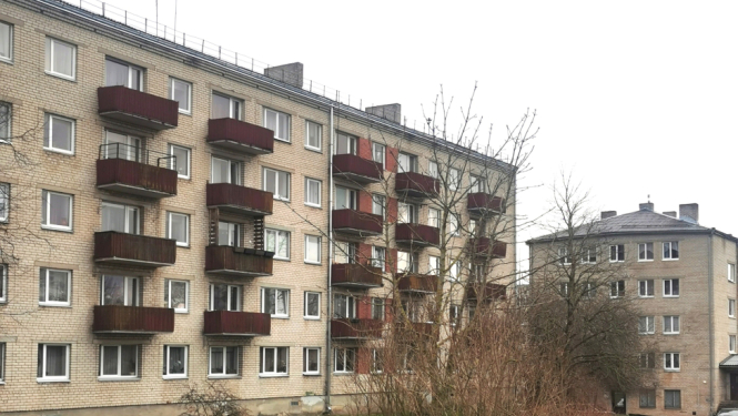 Daudzdzīvokļu māja