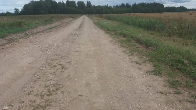 Uzsākti pārbūves darbi pašvaldības autoceļu posmos Irlavas un Lestenes pagastā