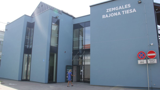 Valsts prezidents Egils Levits atklāj atjaunoto Zemgales rajona tiesas ēku Tukumā