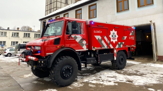 VUGD Kandavas postenis saņem jaunu specializēto transportlīdzekli