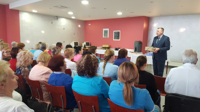 Domes priekšsēdētājs apciemo Tukuma Slimnīcu