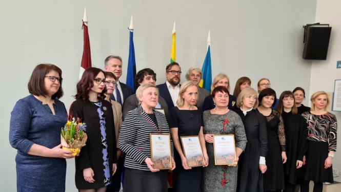 Vēstules uz bērza tāss