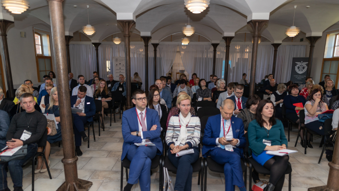 Kurzemes biznesa forumā Tukumā meklē risinājumus darbaspēka trūkumam