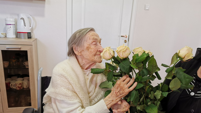 Tukumniecei Mirdzai Kiršteinei 100