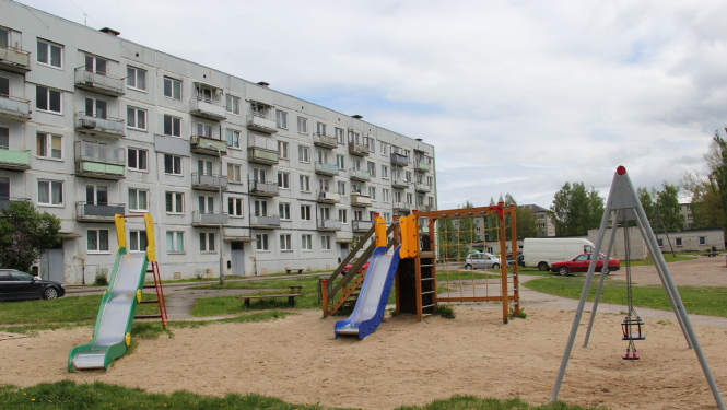 Par daudzdzīvokļu dzīvojamo ēku pagalmu labiekārtošanu