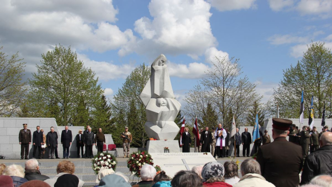 Kritušos karavīrus pieminot