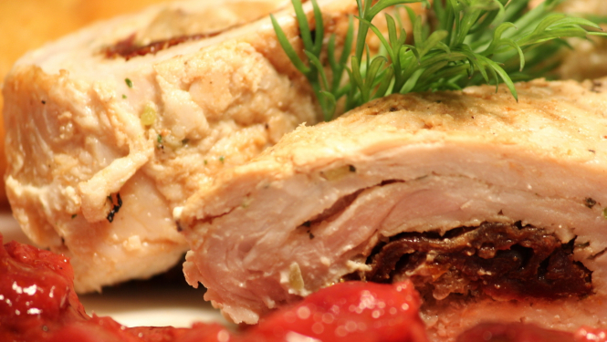 Tukuma veltnītis ķiršu mērcē