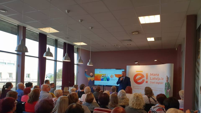 Tukuma novada iedzīvotāji paplašina zināšanas par e-pakalpojumiem