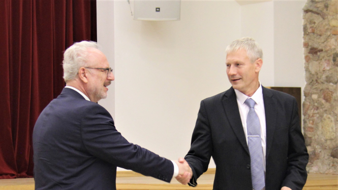 prezidenta pateicība