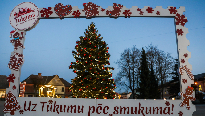 Meklējam Ziemassvētku egles!