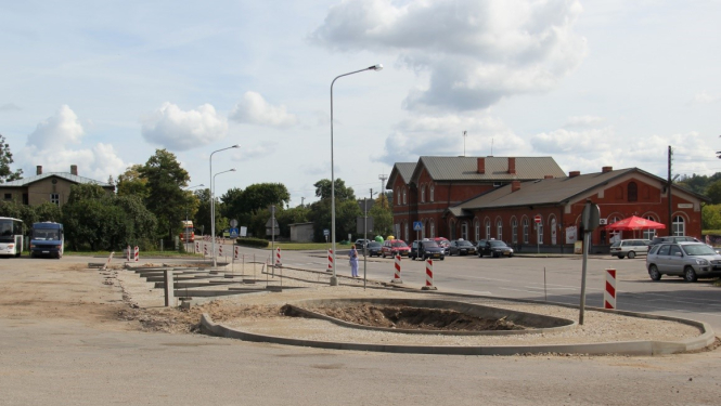 Pie Tukuma autoostas turpinās būvdarbi