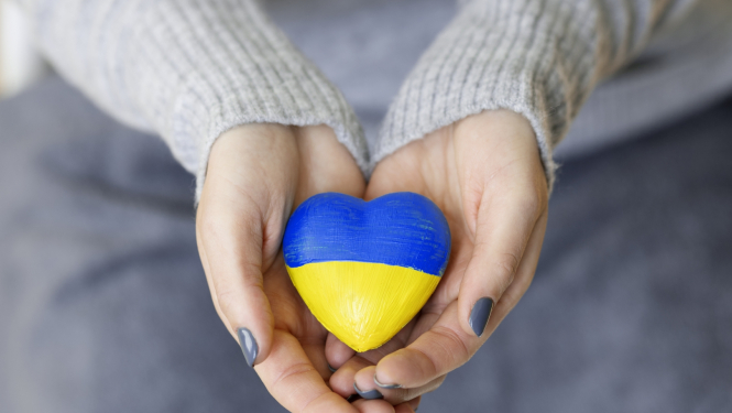 Sirds Ukrainas krāsā