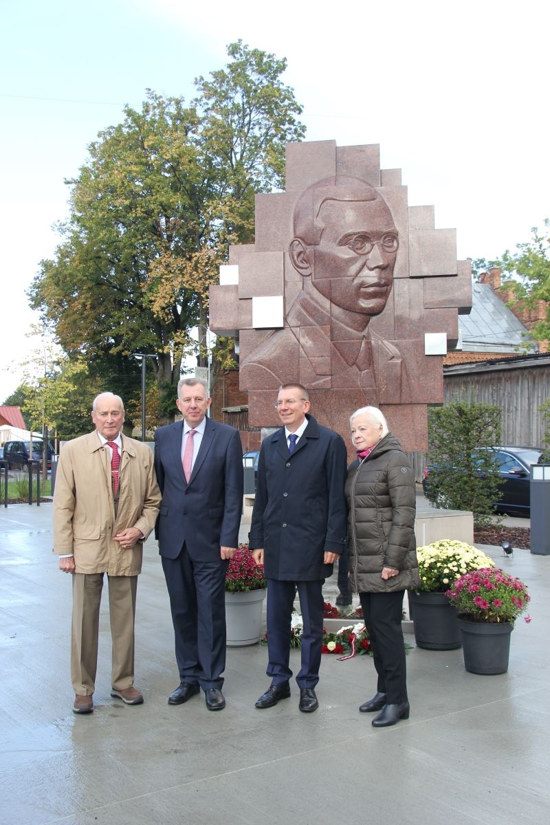 Ceļojošās izstādes “Latvijas diplomātijai un ārlietu dienestam 100” atklāšana 2019