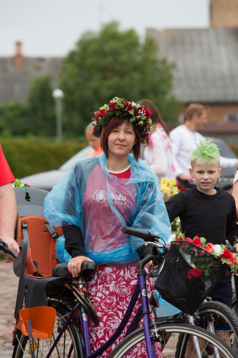 Velobrauciens "Ar rozēm pa Tukumu"