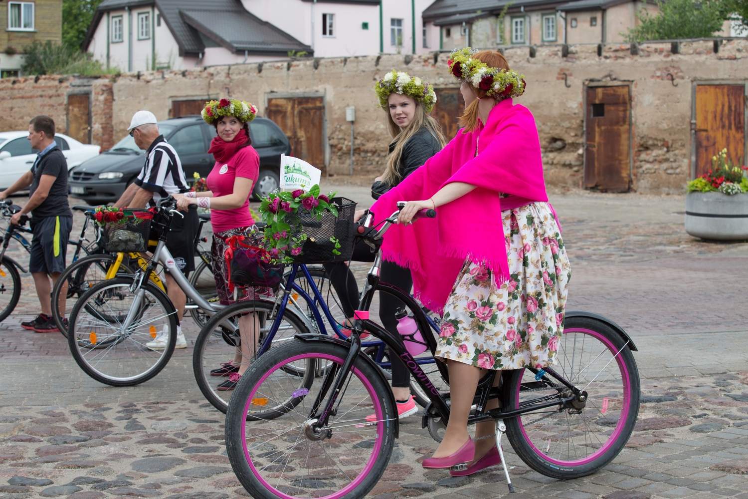 Velobrauciens "Ar rozēm pa Tukumu"