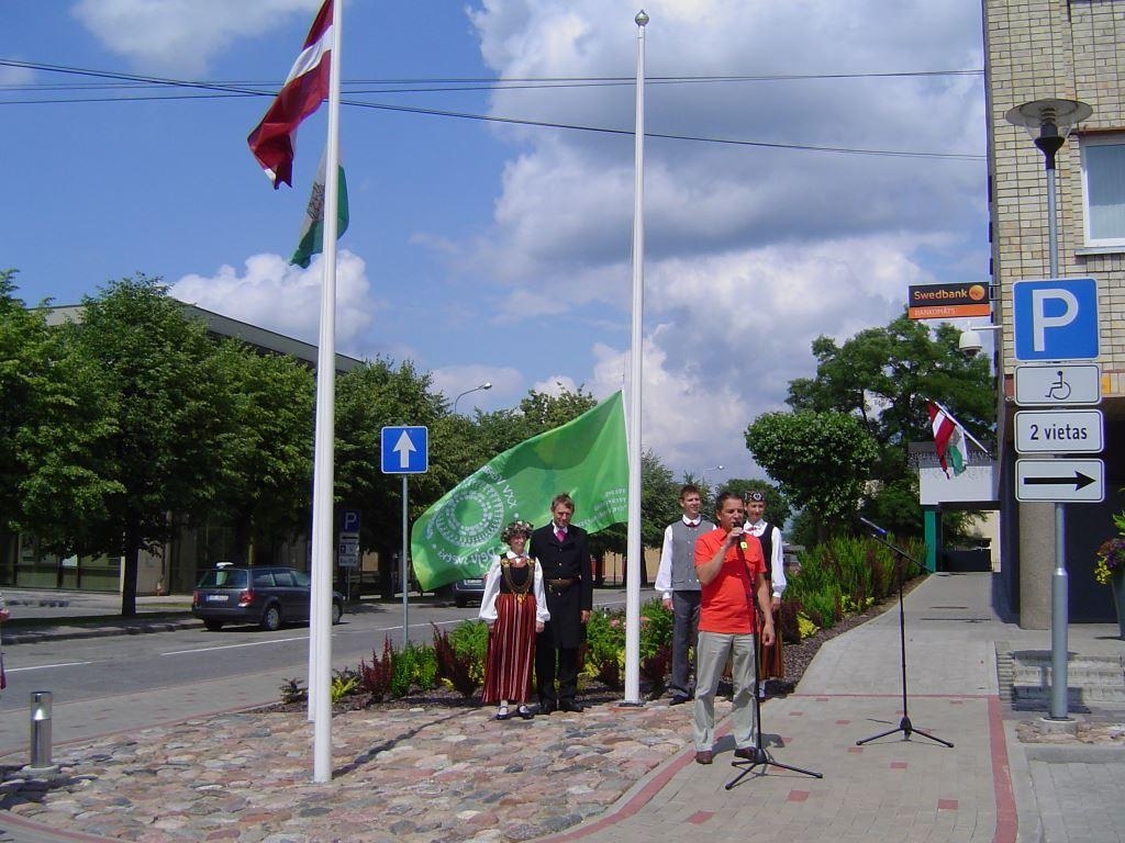 Dziesmu svētku karoga pacelšana