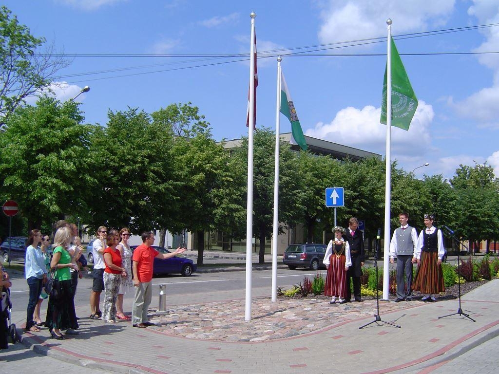 Dziesmu svētku karoga pacelšana