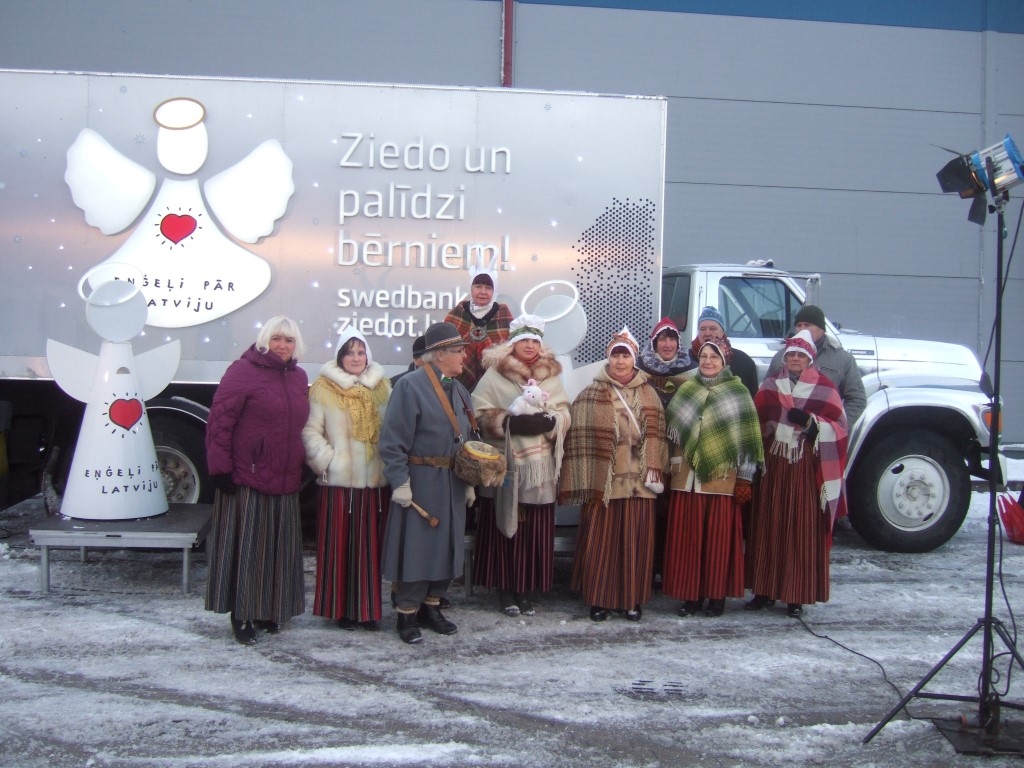 Eņģeļu ekspresis Tukumā un Katrīnas laukuma egles rot