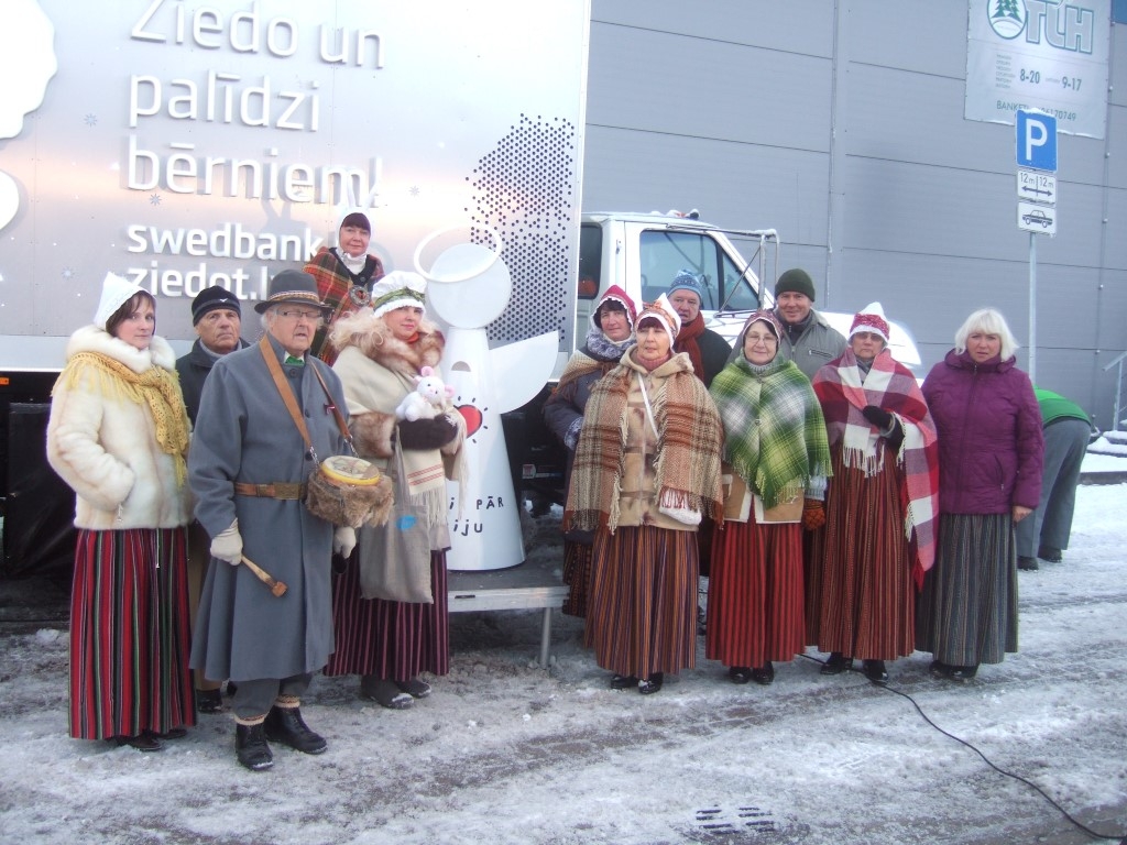 Eņģeļu ekspresis Tukumā un Katrīnas laukuma egles rot