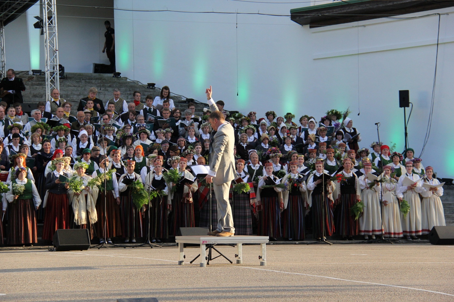 VIII Ziemeļu un Baltijas valstu Dziesmu svētku ieskaņu koncerts Durbes estrādē