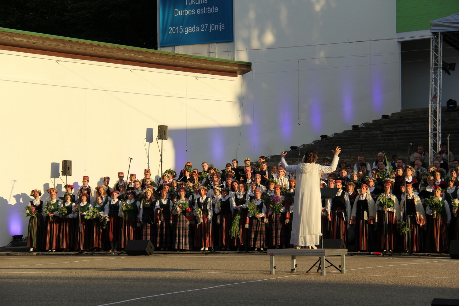 VIII Ziemeļu un Baltijas valstu Dziesmu svētku ieskaņu koncerts Durbes estrādē