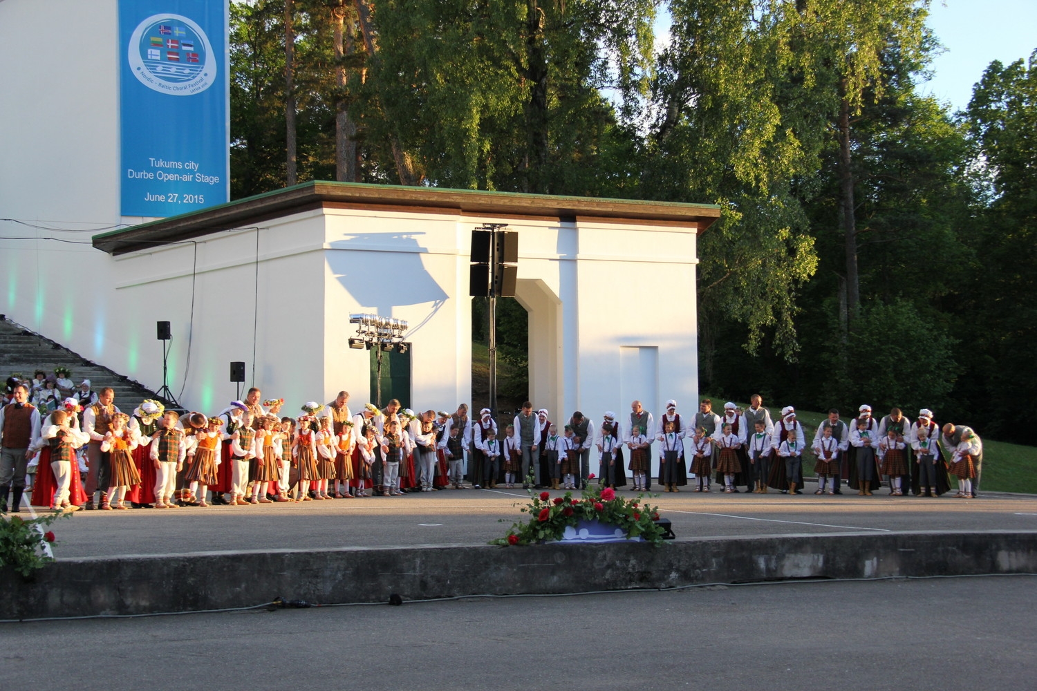 VIII Ziemeļu un Baltijas valstu Dziesmu svētku ieskaņu koncerts Durbes estrādē