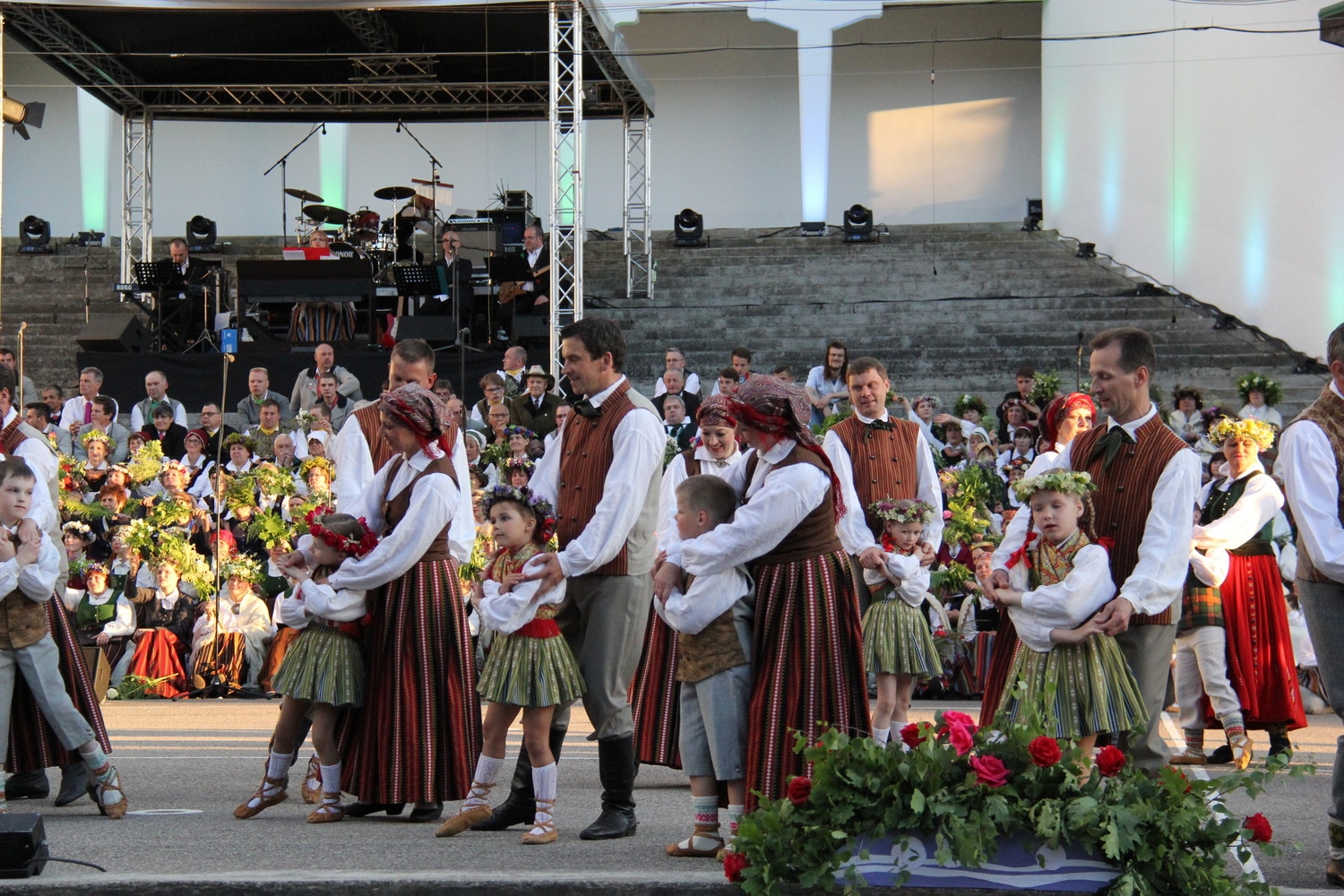 VIII Ziemeļu un Baltijas valstu Dziesmu svētku ieskaņu koncerts Durbes estrādē