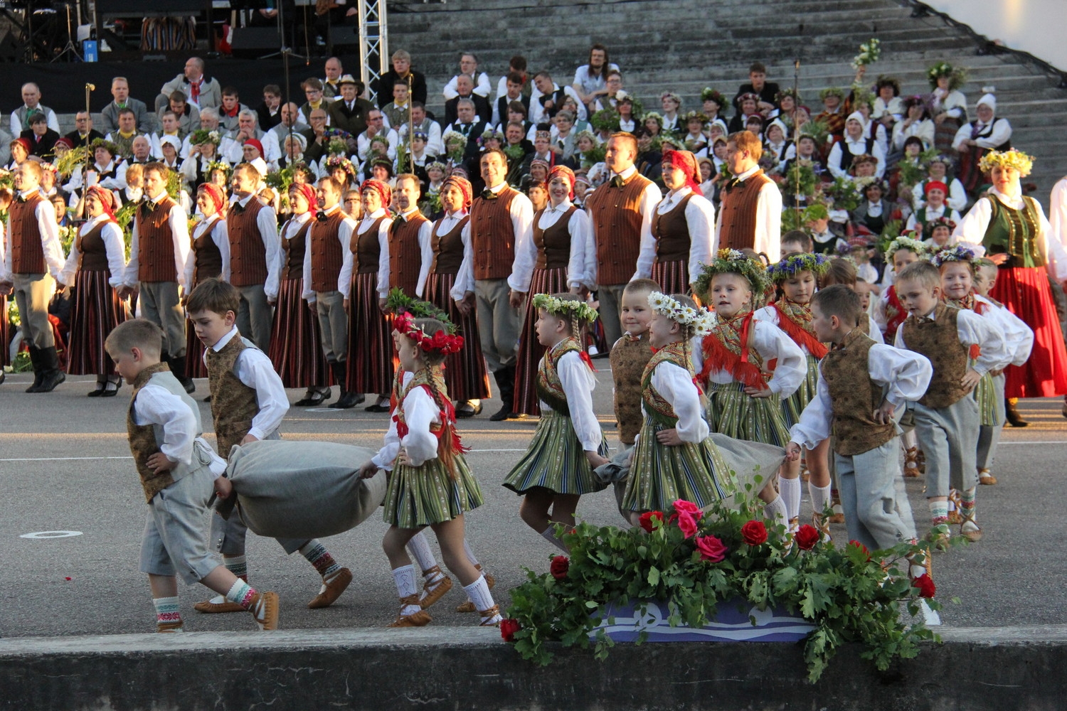 VIII Ziemeļu un Baltijas valstu Dziesmu svētku ieskaņu koncerts Durbes estrādē