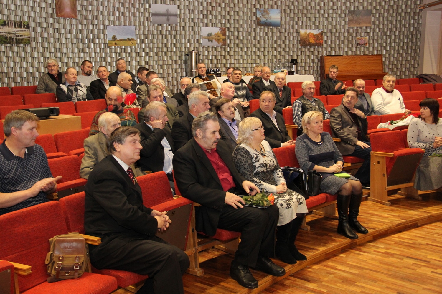 Tukumā černobiliešiem pasniegtas Piemiņas zīmes