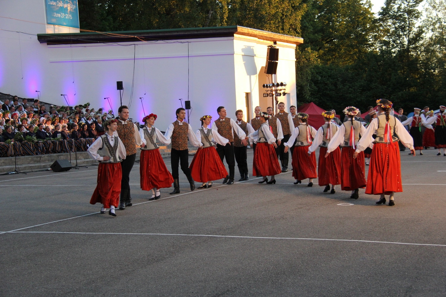 VIII Ziemeļu un Baltijas valstu Dziesmu svētku ieskaņu koncerts Durbes estrādē